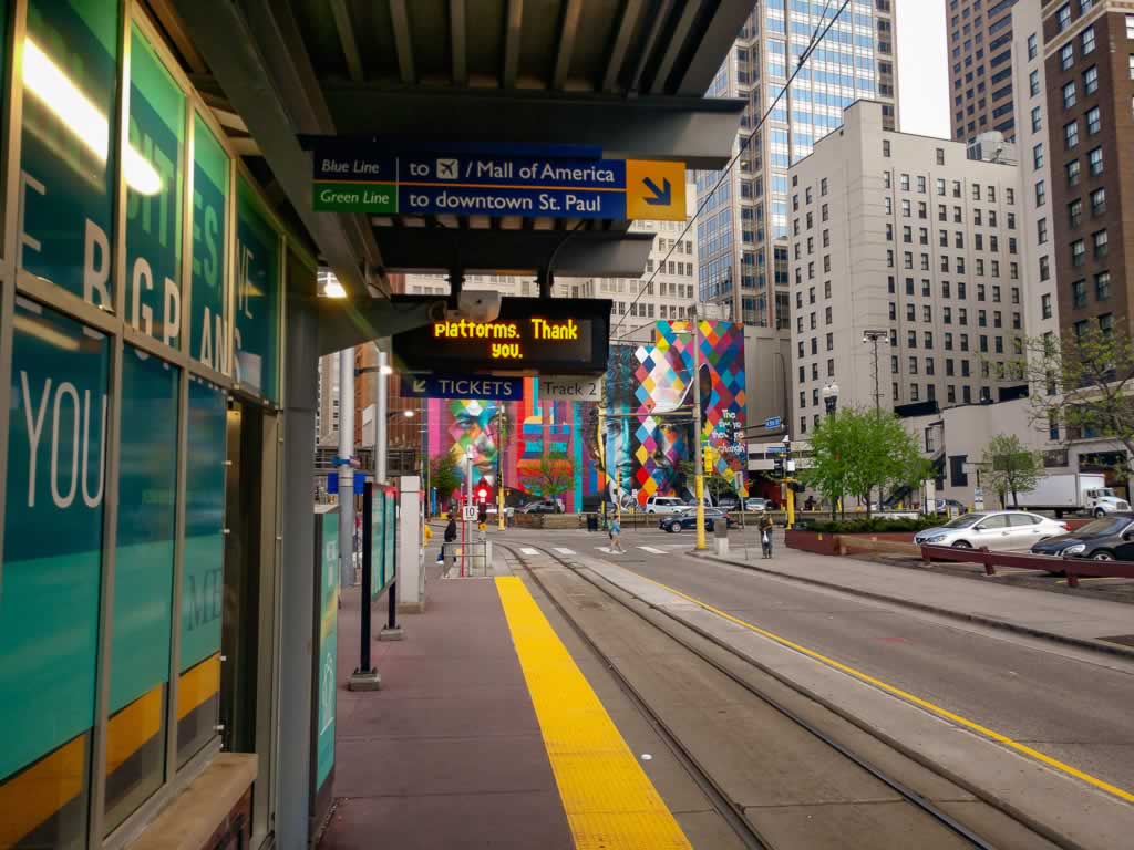 Minneapolis 22 T Metro Blue Line Green