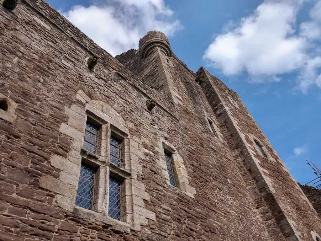 doune castle 01 scotland stone windows